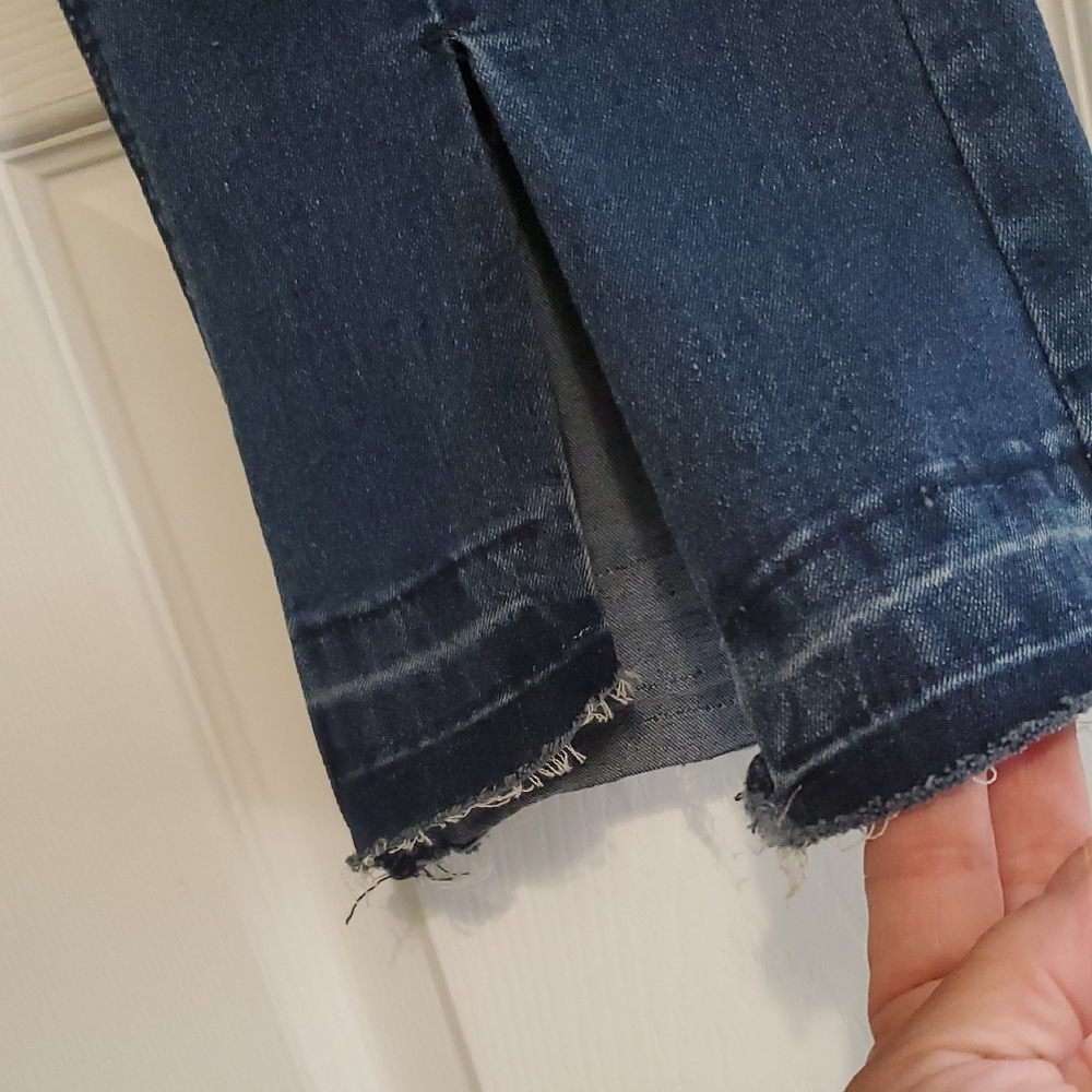 THE ROCKIN REV Stylish Boxy Dark Blue Flare Jeans - Picture 6 of 8